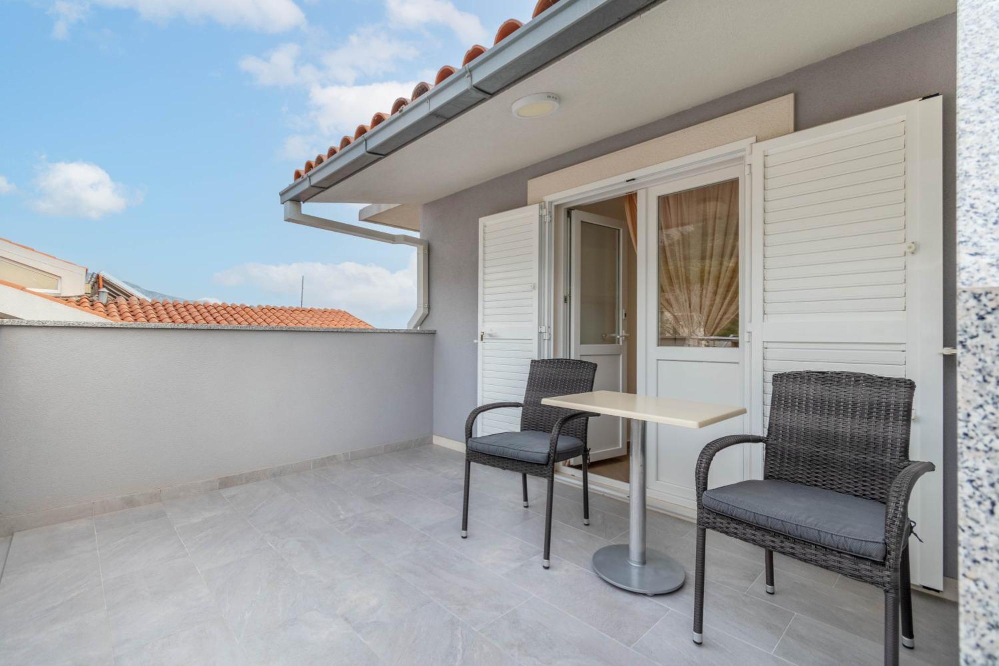 Studio Apartmani Dora Макарска Экстерьер фото