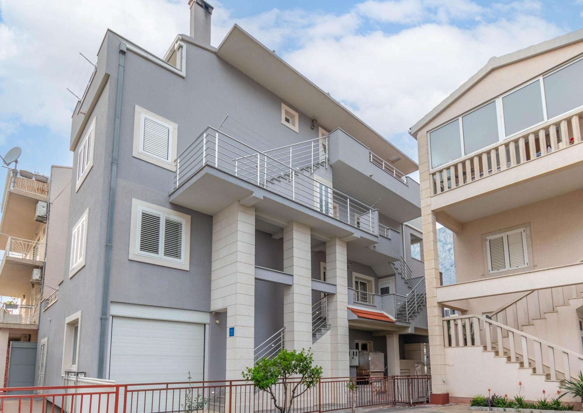 Studio Apartmani Dora Макарска Экстерьер фото